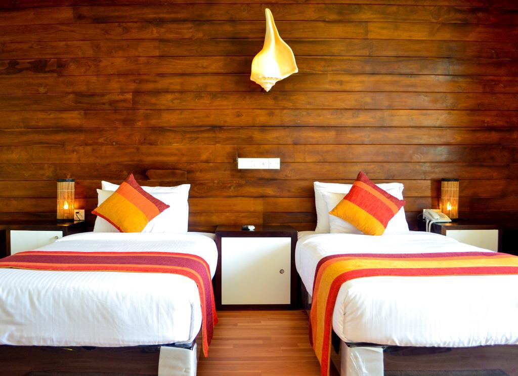 The Valampuri Hotel Джафна Екстериор снимка