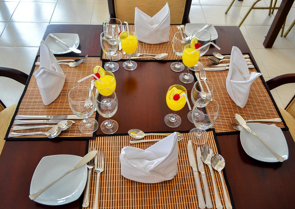 The Valampuri Hotel Джафна Екстериор снимка