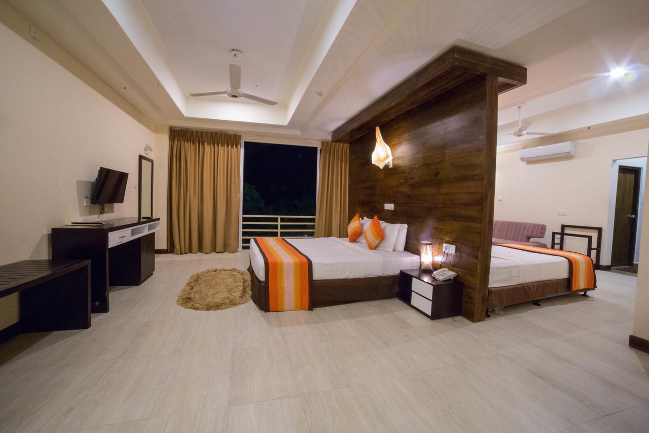 The Valampuri Hotel Джафна Екстериор снимка