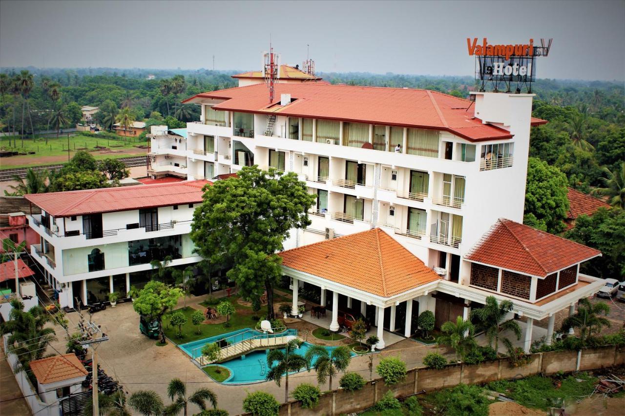 The Valampuri Hotel Джафна Екстериор снимка